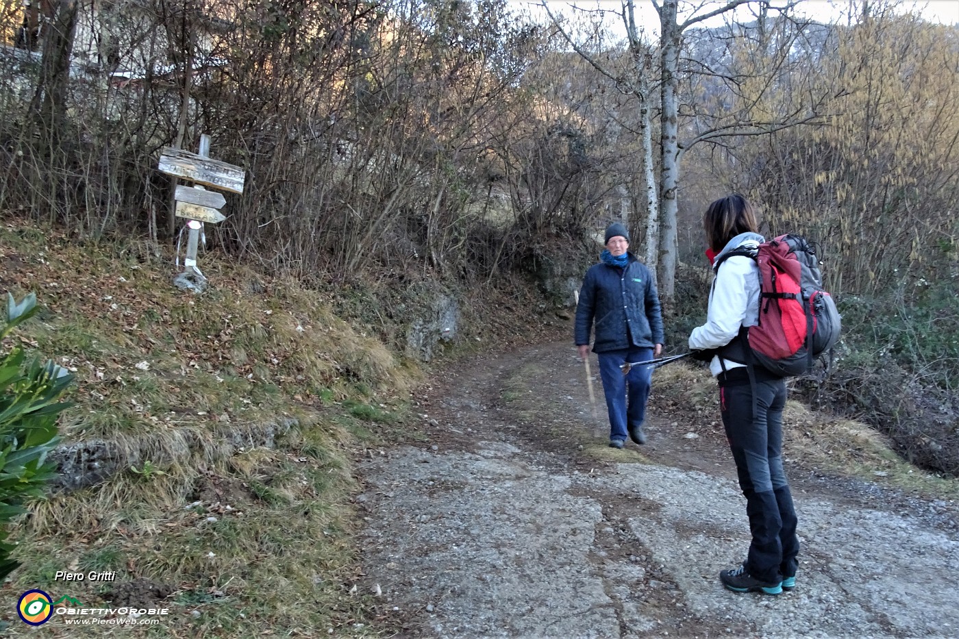 13 Questo sentiero panoramico 503 lo scenderemo al ritorno....JPG